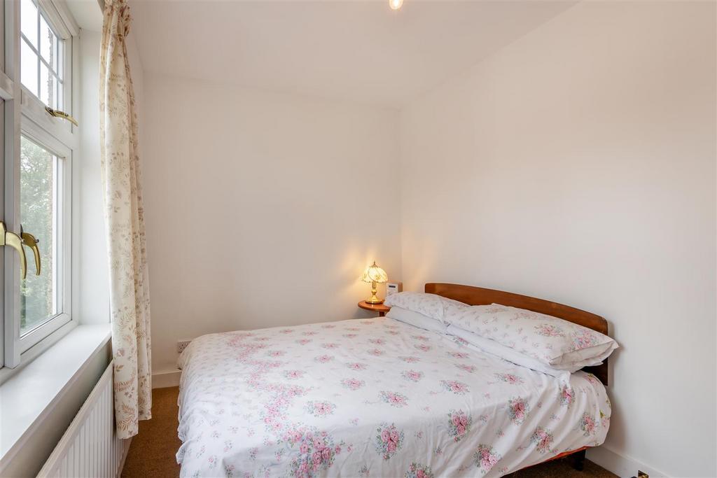 8665474-interior10.jpg
