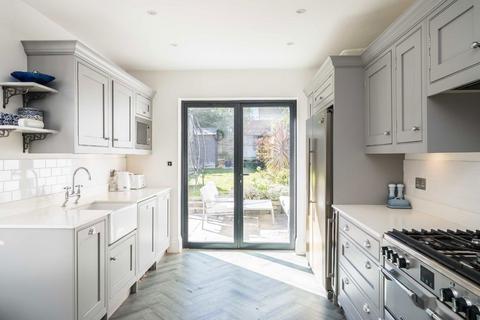 4 bedroom semi-detached house for sale, Thurlestone Road, London SE27