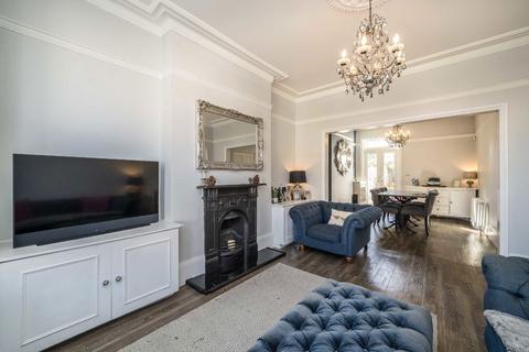 4 bedroom semi-detached house for sale, Thurlestone Road, London SE27