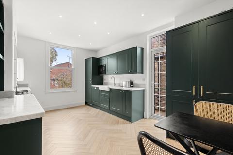 Mantilla Road, SW17