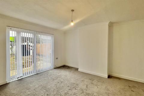 undefined, Blackberry Farm Close, Heston TW5