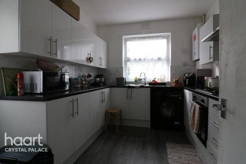 3 bedroom terraced house for sale, Parish Lane, London