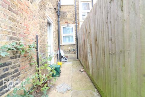 3 bedroom terraced house for sale, Parish Lane, London