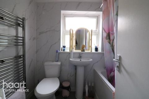 3 bedroom terraced house for sale, Parish Lane, London