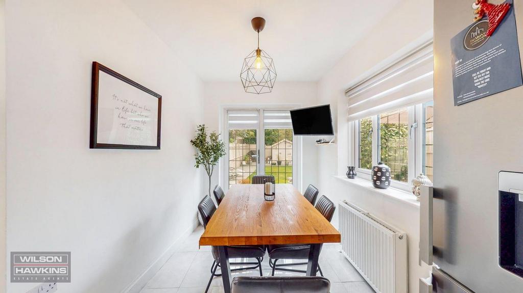 107 Pinner View - p LJR2b4v TR0t R0 Jz0u Tm.jpg