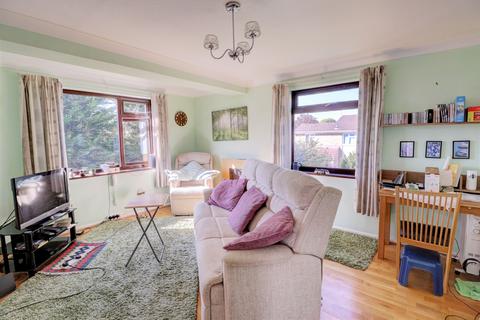 undefined, Oakengrove Road, Hazlemere HP15