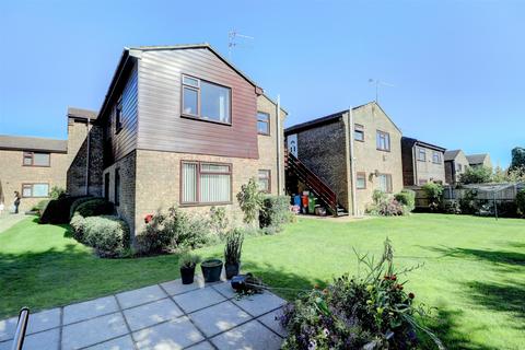 undefined, Oakengrove Road, Hazlemere HP15