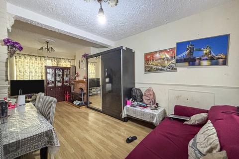 undefined, Kingsland Road, London E13
