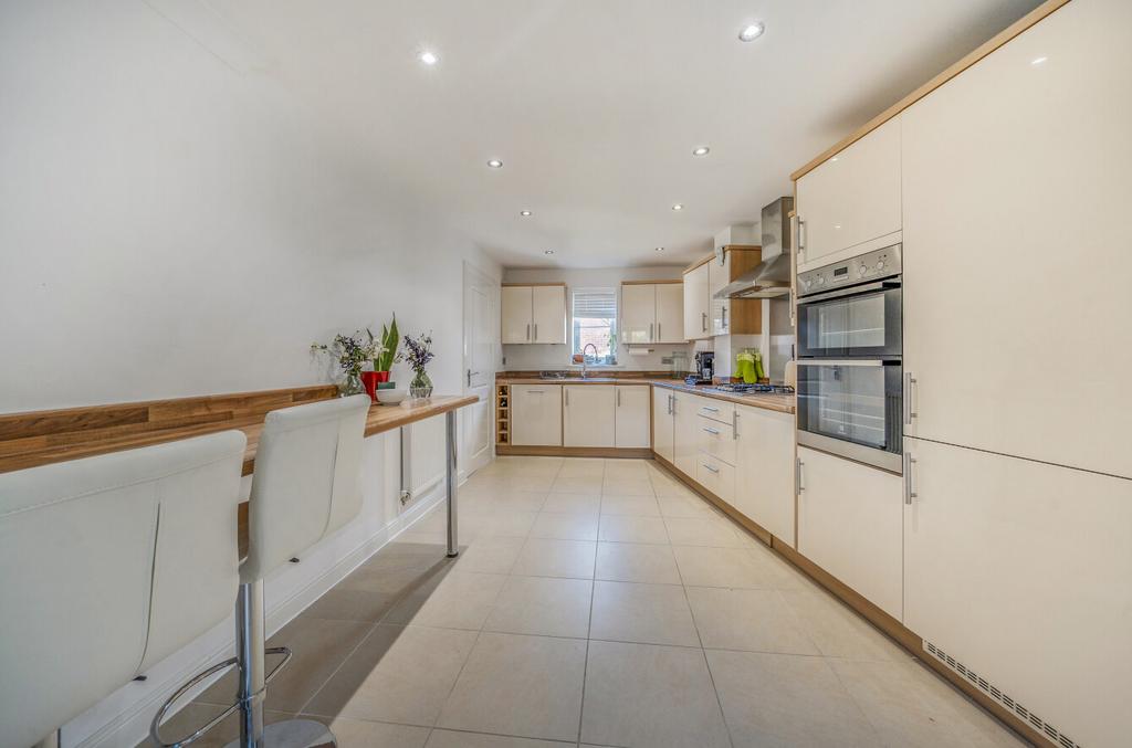 Kitchen/Dining Area