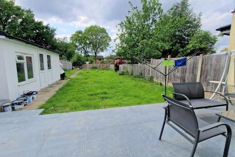 undefined, Felstead Avenue, Ilford IG5