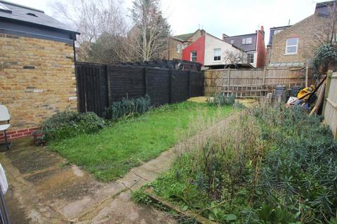 4 bedroom house share to rent, Hereford Road, West Acton