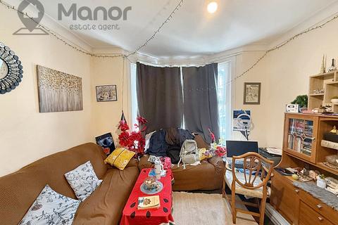 3 bedroom terraced house for sale, Eighth Avenue, Manor Park, E12 5JN