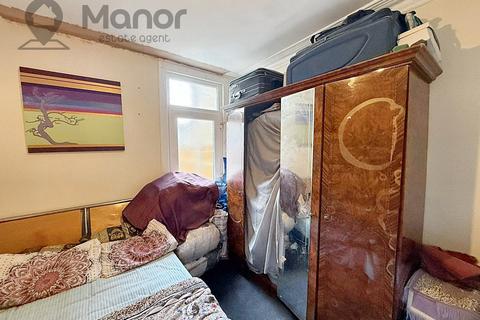 3 bedroom terraced house for sale, Eighth Avenue, Manor Park, E12 5JN