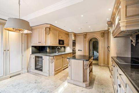 4 bedroom flat to rent, Albert Hall Mansions, Kensington Gore, London, SW7