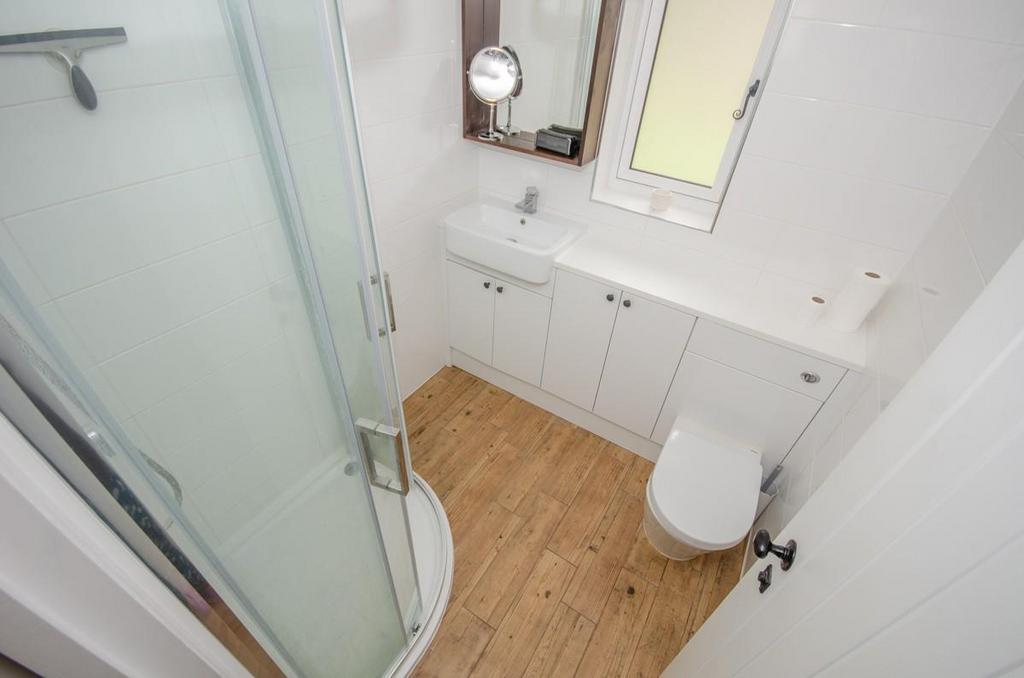 Shower room.jpg