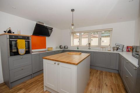3 bedroom detached house for sale, Filton Road, Hambrook, Bristol, BS16 1QL