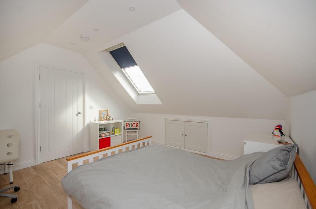Bedroom 2 pic 2.jpg