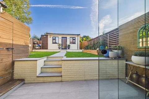 4 bedroom semi-detached house for sale, Barton Road, Langley, Berkshire, SL3