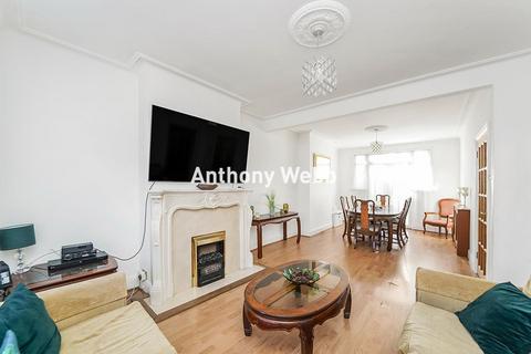 6 bedroom end of terrace house for sale, Dorchester Avenue, Palmers Green, N13