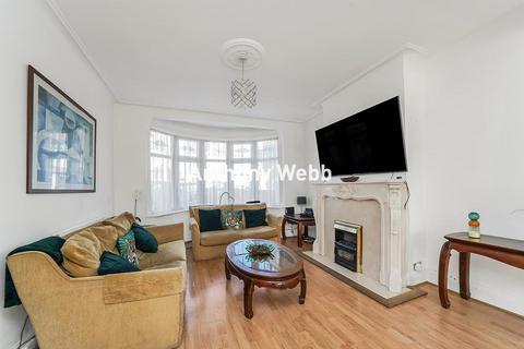 6 bedroom end of terrace house for sale, Dorchester Avenue, Palmers Green, N13