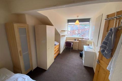 4 bedroom house to rent, Cardigan Lane, Leeds LS6