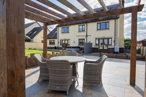 4 bedroom detached house for sale, Heol Hen, Llanelli SA15