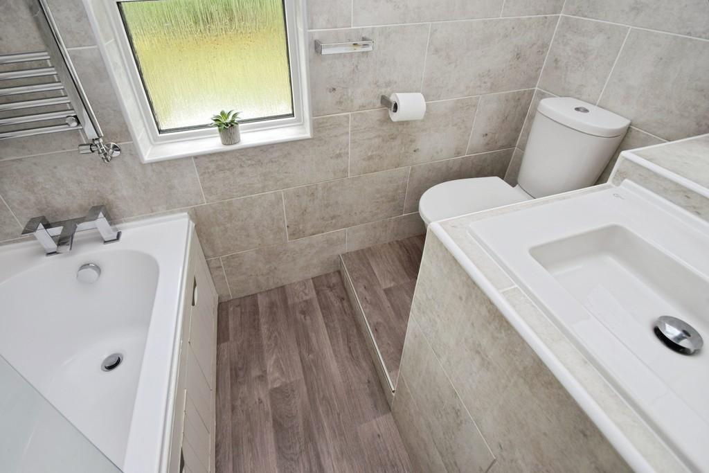 3a4bdcc0-Bathroom