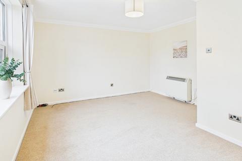 2 bedroom flat for sale, Denham Close, Bury St Edmunds IP33