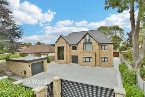 15 Fawkham Avenue, Longfield, DA3 7HS