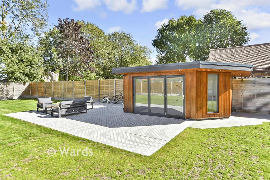Workshop/Outbuildings