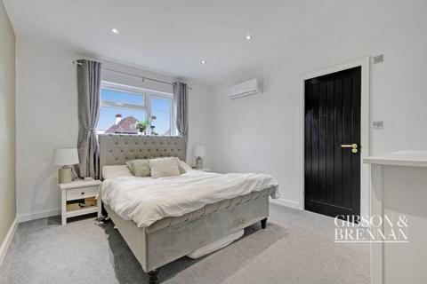 21 Burns Avenue, Basildon, SS13 3AG