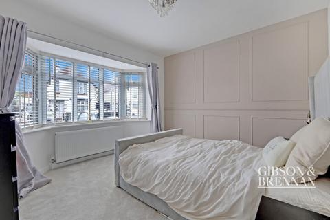 21 Burns Avenue, Basildon, SS13 3AG