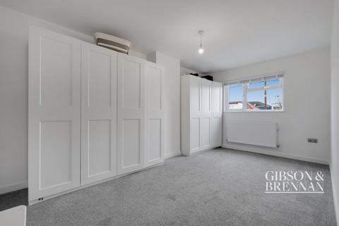 21 Burns Avenue, Basildon, SS13 3AG