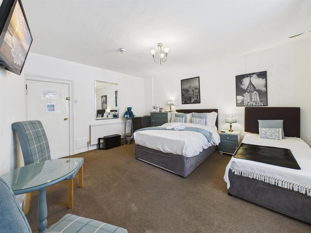 CAM05382 G0-PR0069-STILL027.jpg