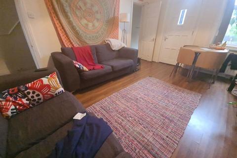 4 bedroom house to rent, Broomfield Road, Leeds LS6