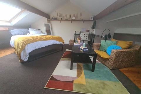 4 bedroom house to rent, Broomfield Road, Leeds LS6