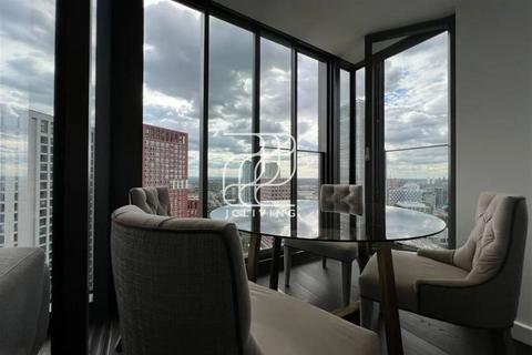 2 bedroom flat to rent, London, SW8