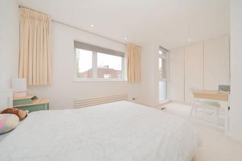 5 bedroom terraced house to rent, Woodsford Square, London W14