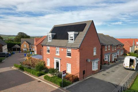 5 bedroom detached house for sale, 14 Nightingale Drive, Whitby