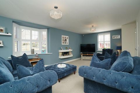 5 bedroom detached house for sale, 14 Nightingale Drive, Whitby
