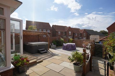 5 bedroom detached house for sale, 14 Nightingale Drive, Whitby