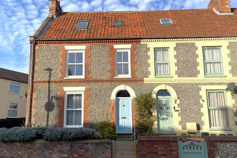 4 bedroom end of terrace house for sale, Beeston Road, Sheringham NR26