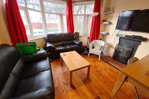 4 bedroom house to rent, Buckingham Avenue, Leeds LS6