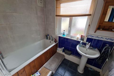 4 bedroom house to rent, Buckingham Avenue, Leeds LS6