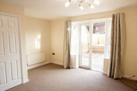 3 bedroom terraced house to rent, Tasburgh Close, King's Lynn