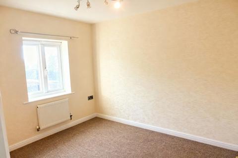 3 bedroom terraced house to rent, Tasburgh Close, King's Lynn