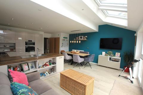 3 bedroom detached house for sale, Viking Court, Sealand
