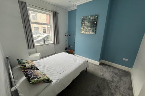 2 bedroom terraced house to rent, Alexandra Street, Goole