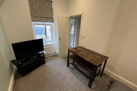 2 bedroom terraced house to rent, Alexandra Street, Goole