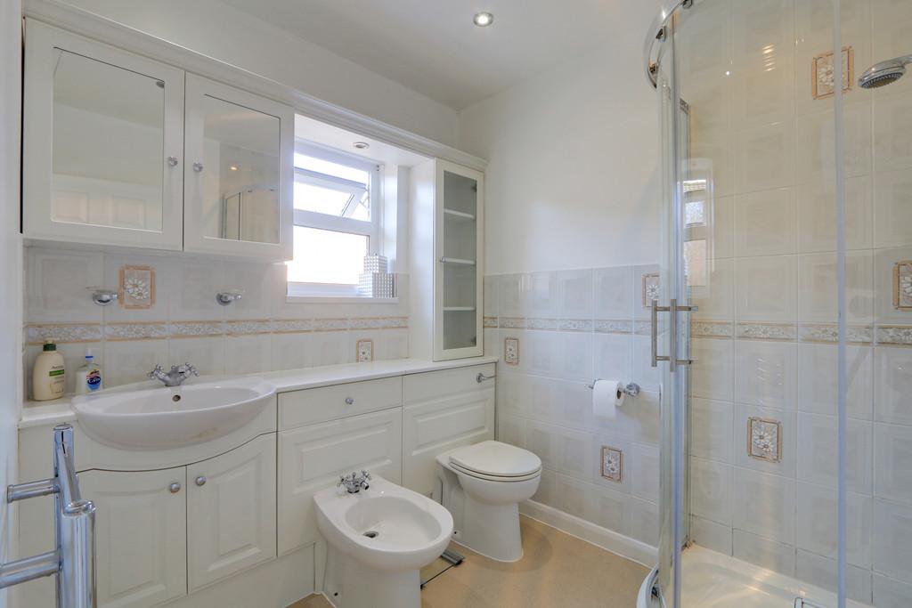 Bed 1 ensuite